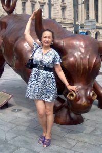 熟女钟姐上海滩游览