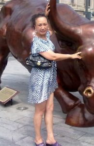 熟女钟姐上海滩游览