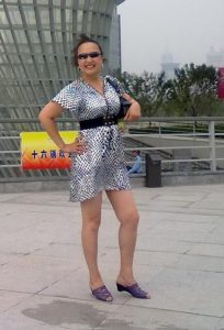 熟女钟姐上海滩游览