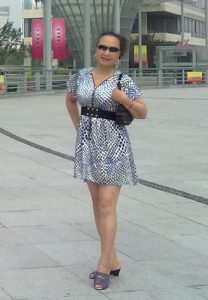 熟女钟姐上海滩游览