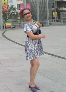 熟女钟姐上海滩游览