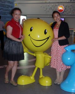 熟女钟姐穿世博会游览