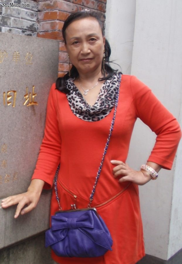 熟女钟姐和另一位姐姐坐船在上海游玩[第6张/共22张]