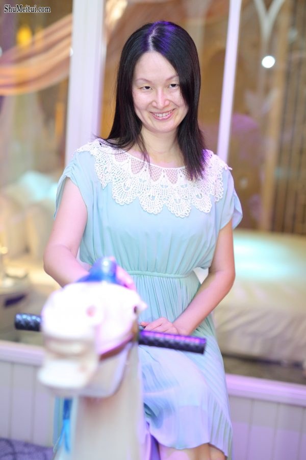 优雅的女人Elin姐大床上秀美足[第8张/共9张]