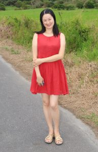 气质熟女Elin姐乡村短裙玉腿