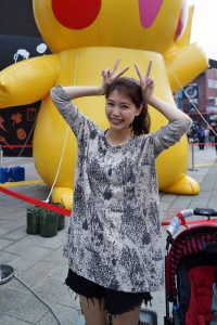 美丽人妻CC姐短裤长靴美腿