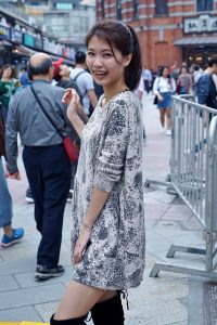 美丽人妻CC姐短裤长靴美腿