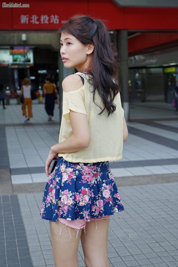 美丽人妻CC姐短裙里边套了一条短裤真会玩[第27张/共82张]