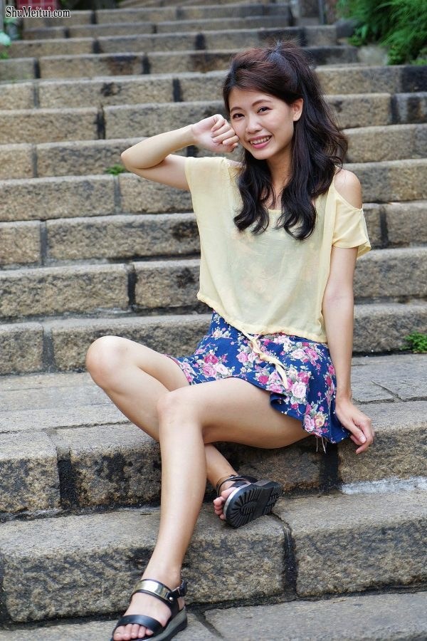 美丽人妻CC姐短裙里边套了一条短裤真会玩[第42张/共82张]