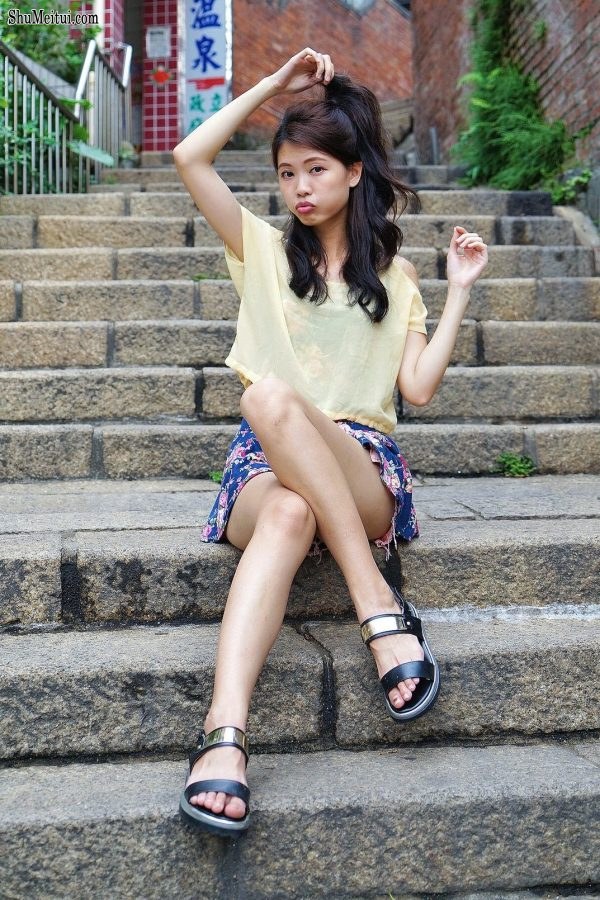 美丽人妻CC姐短裙里边套了一条短裤真会玩[第50张/共82张]