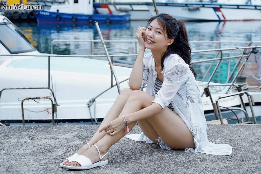 漂亮人妻CC姐渔村码头美腿秀[第53张/共77张]