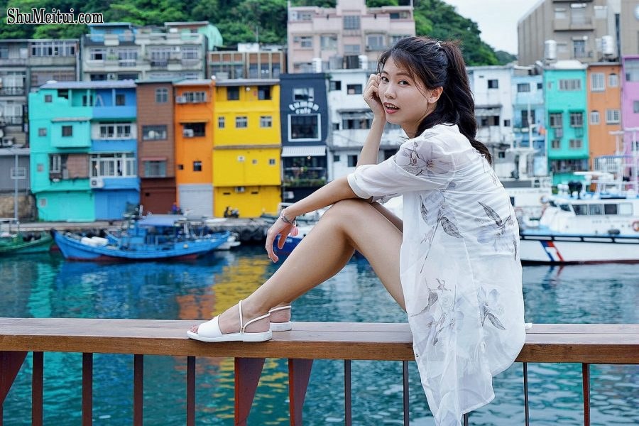 漂亮人妻CC姐渔村码头美腿秀[第59张/共77张]