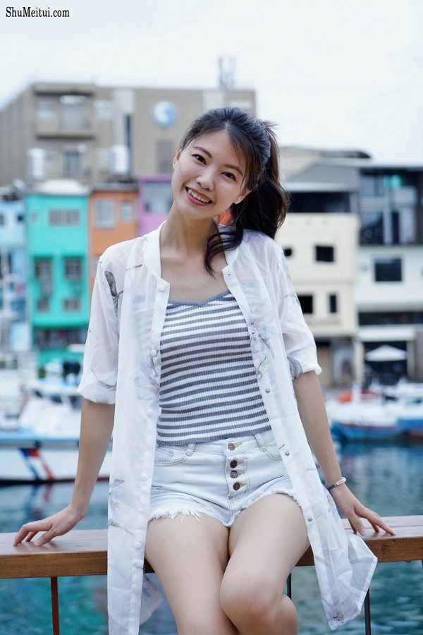 漂亮人妻CC姐渔村码头美腿秀[第62张/共77张]