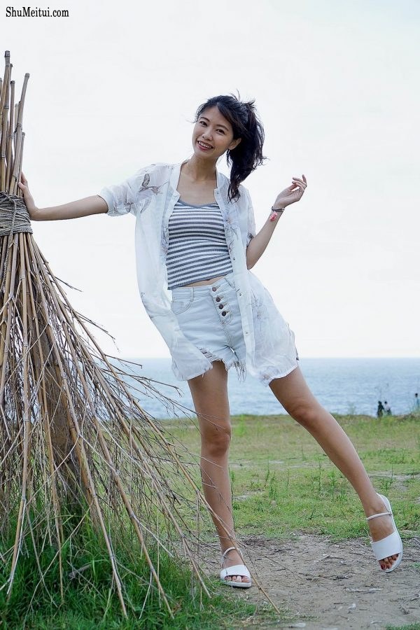 漂亮人妻CC姐渔村码头美腿秀[第69张/共77张]