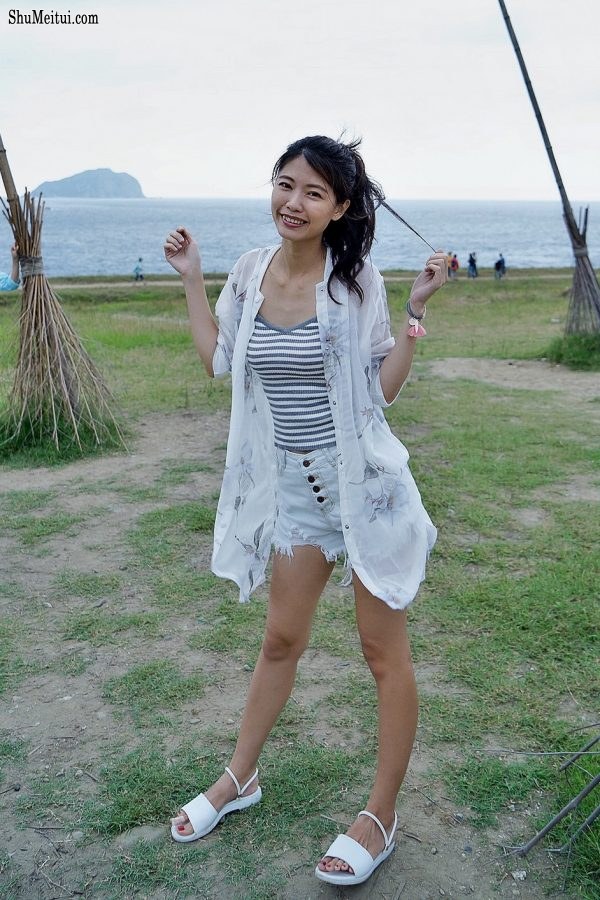 漂亮人妻CC姐渔村码头美腿秀[第72张/共77张]