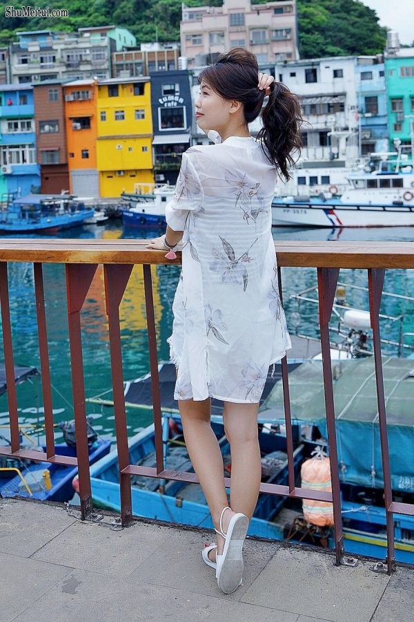 漂亮人妻CC姐渔村码头美腿秀[第9张/共77张]
