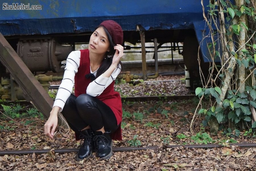 长腿美丽人妻CC姐穿紧身皮裤采摘草莓[第18张/共31张]