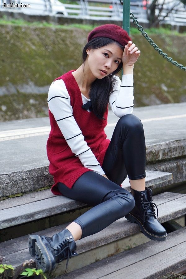 长腿美丽人妻CC姐穿紧身皮裤采摘草莓[第28张/共31张]