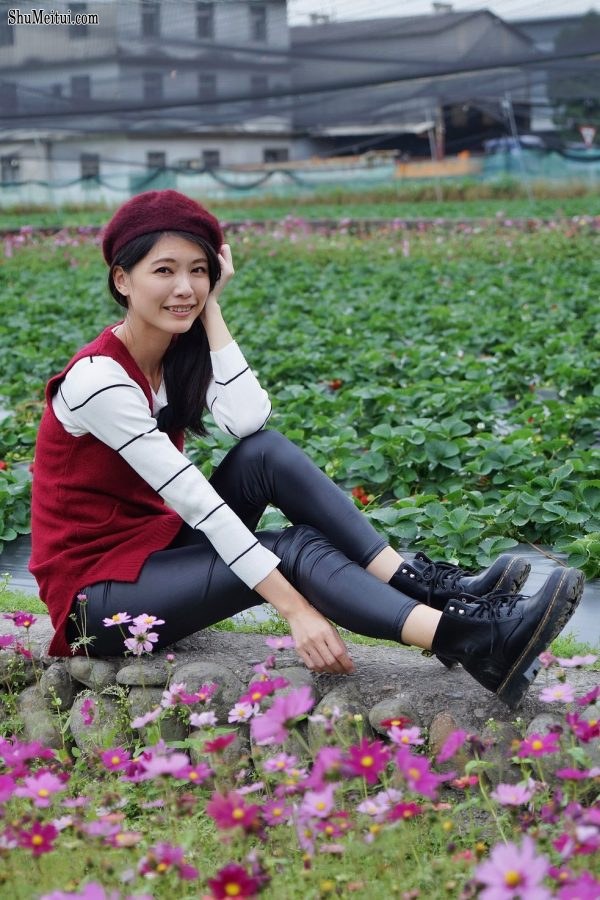 长腿美丽人妻CC姐穿紧身皮裤采摘草莓[第30张/共31张]