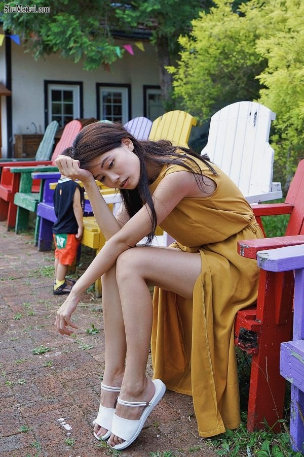 美腿人妻CC姐穿长裙不时把腿漏出来拍摄[第52张/共66张]