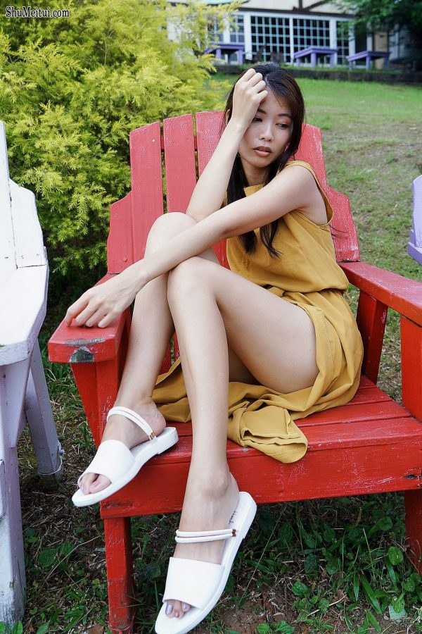 美腿人妻CC姐穿长裙不时把腿漏出来拍摄[第60张/共66张]