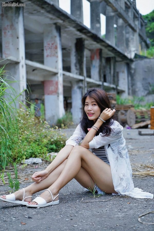 美腿人妻CC姐废旧厂房拍摄短裤腿部线条十分优美[第29张/共67张]