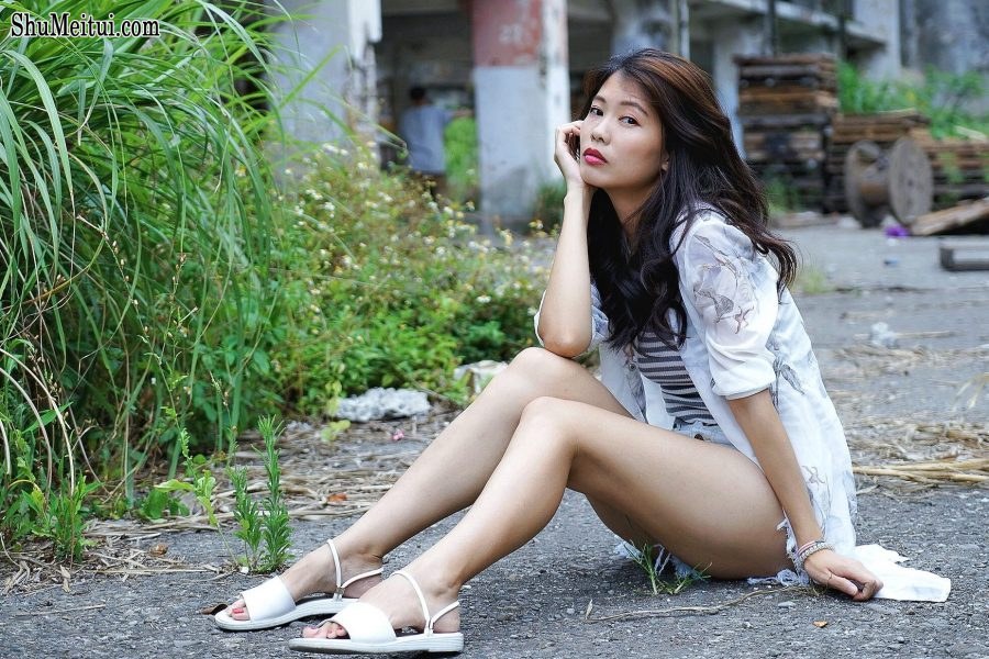 美腿人妻CC姐废旧厂房拍摄短裤腿部线条十分优美[第30张/共67张]