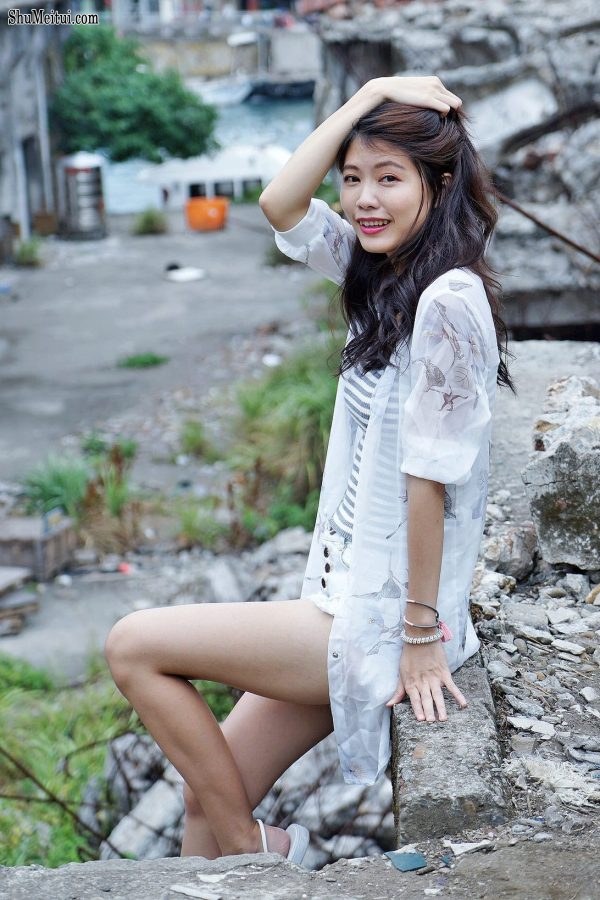 美腿人妻CC姐废旧厂房拍摄短裤腿部线条十分优美[第63张/共67张]