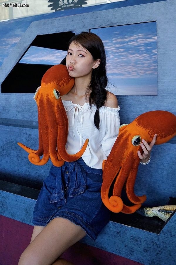 长腿人妻CC姐牛仔短裙公园拍摄[第26张/共37张]