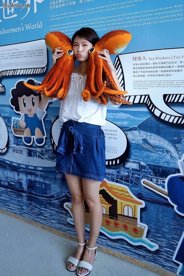 长腿人妻CC姐牛仔短裙公园拍摄[第27张/共37张]