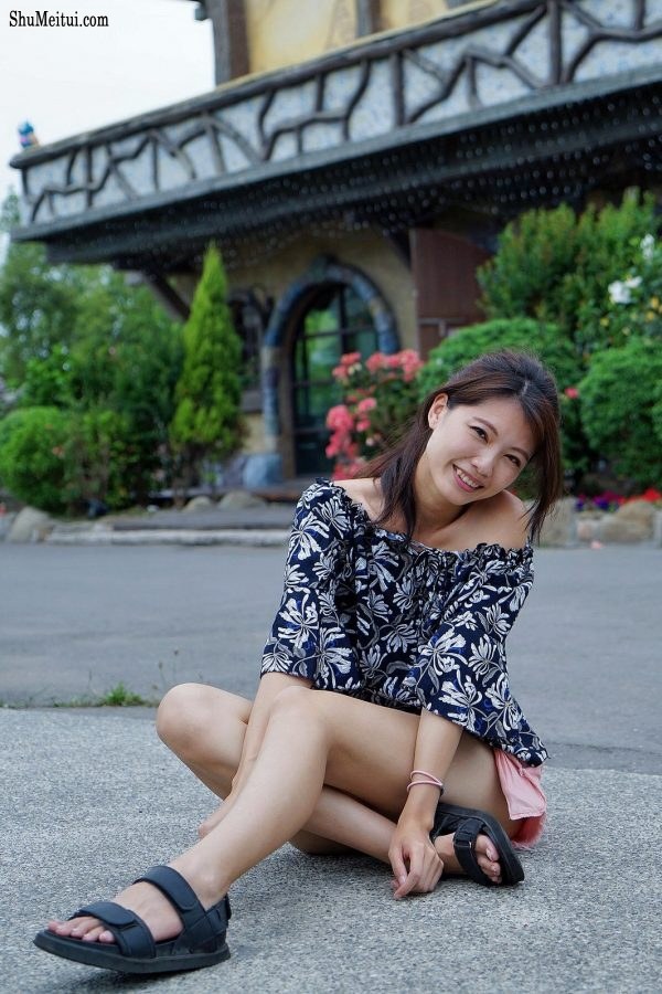 漂亮人妻CC姐粉色短裤游乐场秀腿[第44张/共53张]