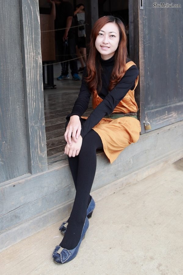 爱秀美腿的人妻穿黑色长筒黑色棉袜[第7张/共7张]