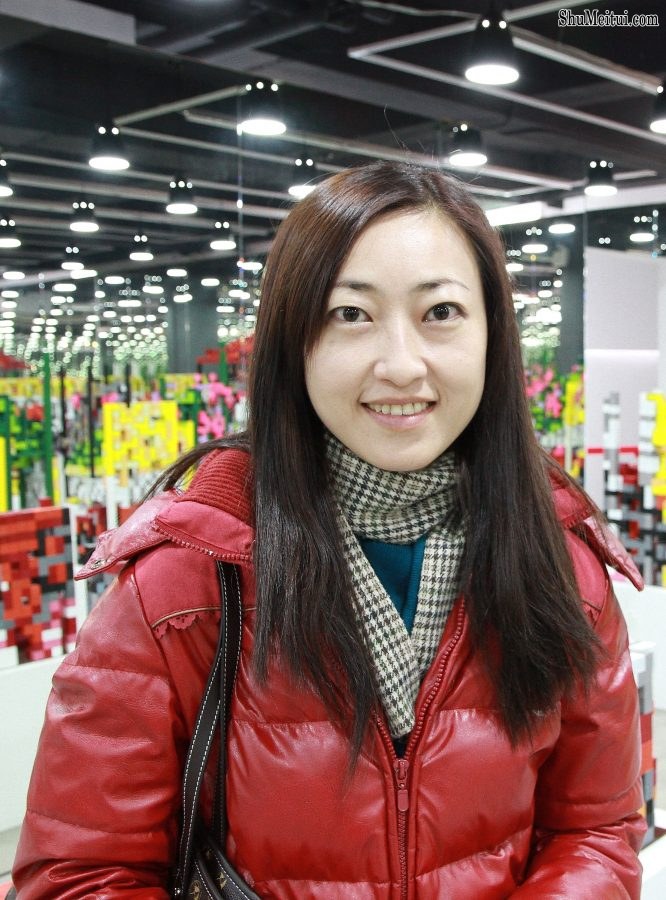 爱秀美腿的人妻紧身牛仔裤黑色长靴[第3张/共3张]