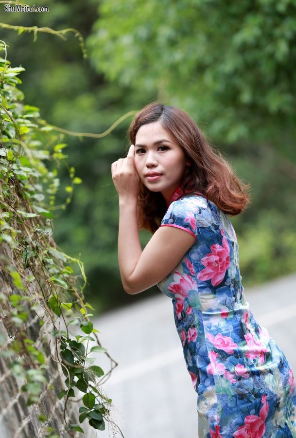 穿旗袍的江南轻熟女撑伞身材凹凸大腿丰满[第10张/共10张]