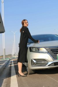 媳妇车模之丝袜高跟嫂子有气质