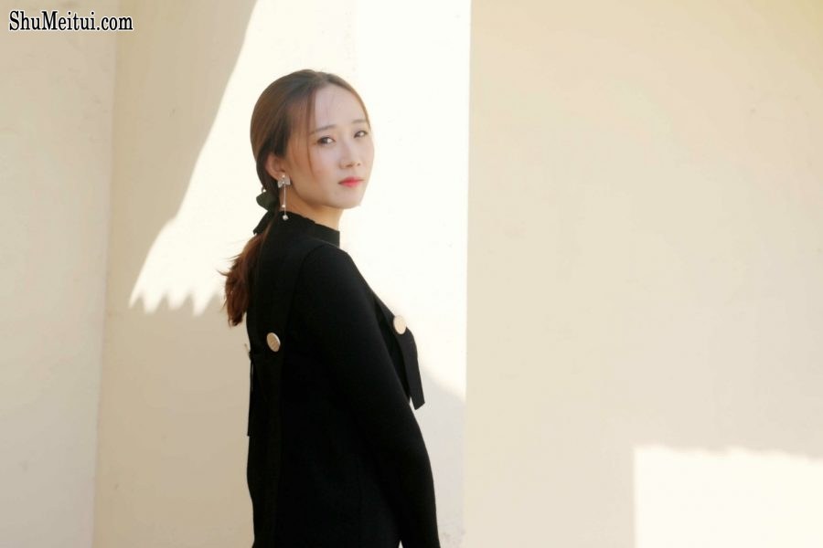 媳妇车模之丝袜高跟嫂子有气质[第11张/共15张]