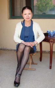 山东范姐在家里穿黑丝袜高跟鞋