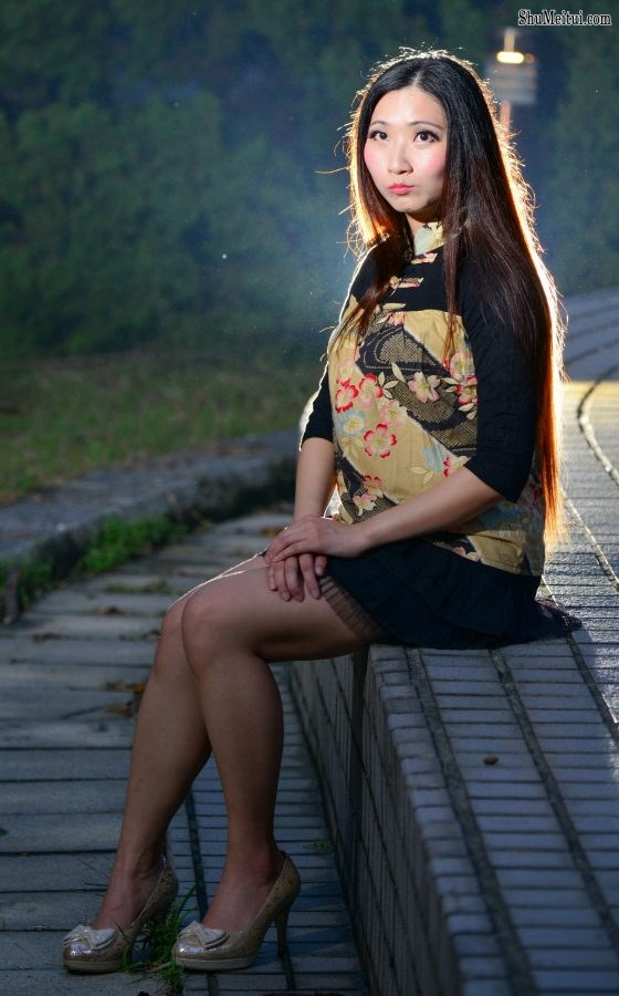 直发美女孙秀嫂在午后拍写真展示高跟鞋美腿[第7张/共10张]