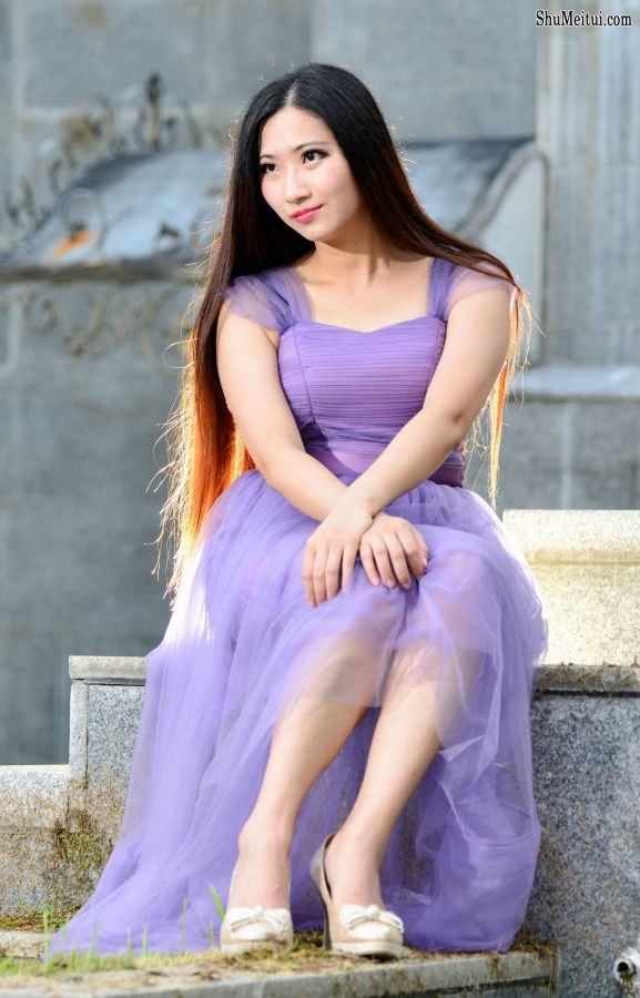 略丰满的直发美女孙秀嫂纱裙里的美腿[第11张/共13张]