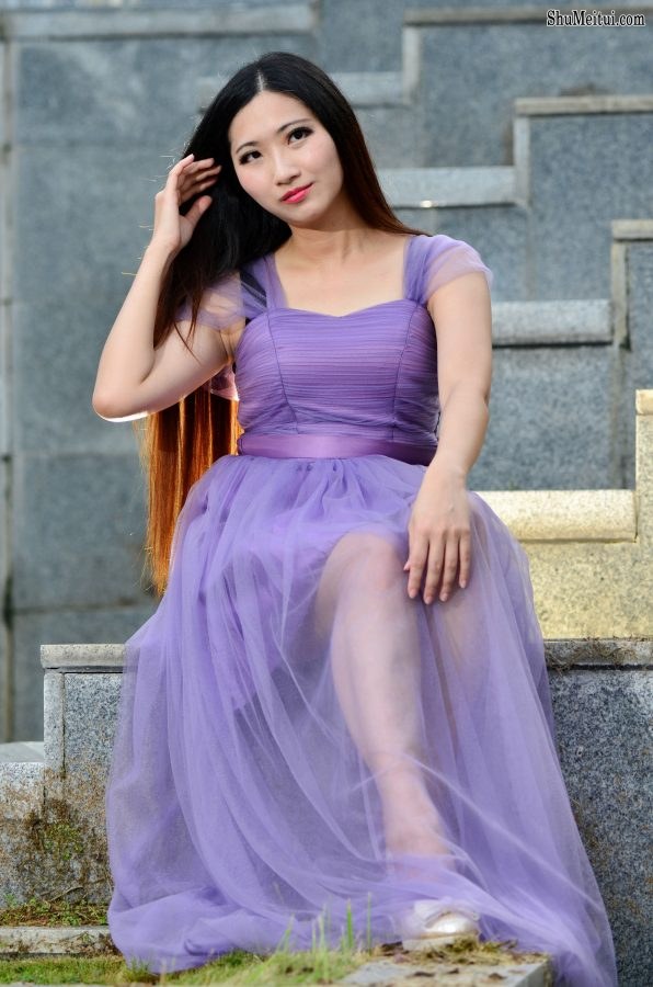 略丰满的直发美女孙秀嫂纱裙里的美腿[第3张/共13张]