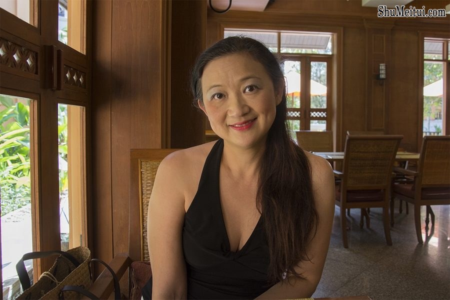 气质熟女莎莎姐低胸短裤露大腿诱惑[第12张/共17张]