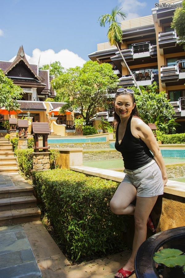 气质熟女莎莎姐低胸短裤露大腿诱惑[第16张/共17张]