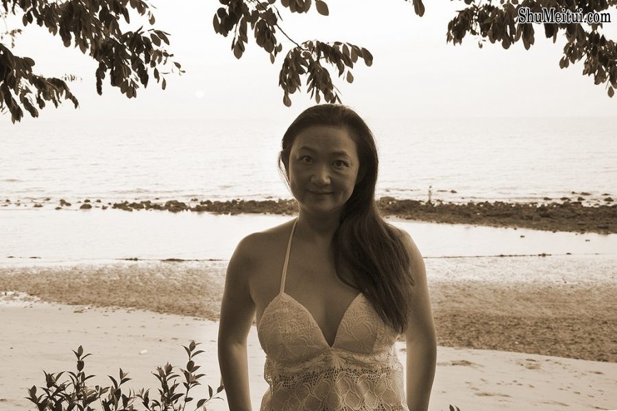 超级爱穿低胸装的富贵熟女莎莎姐[第3张/共14张]