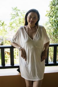 超级爱穿低胸装的富贵熟女莎莎姐