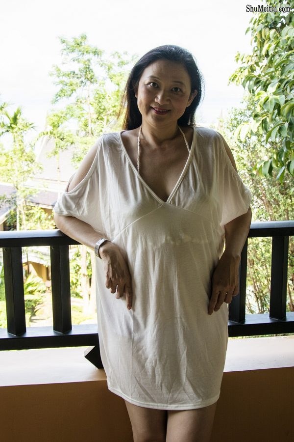 超级爱穿低胸装的富贵熟女莎莎姐[第8张/共14张]