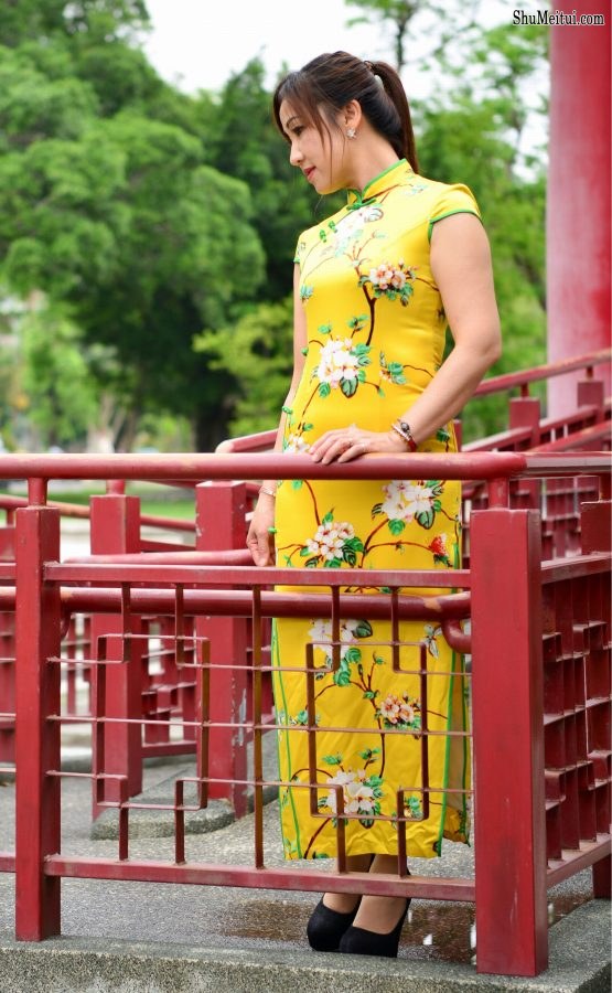 欣嫂穿旗袍身材凹凸有致也是肉丝袜[第10张/共18张]