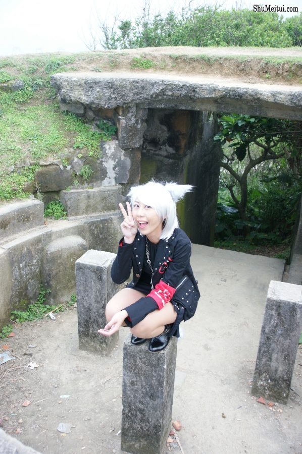 带假发的人妻穿靴子丝袜外出拍照[第10张/共31张]