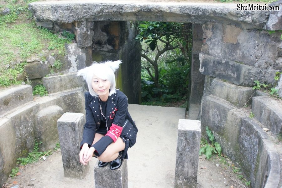 带假发的人妻穿靴子丝袜外出拍照[第11张/共31张]