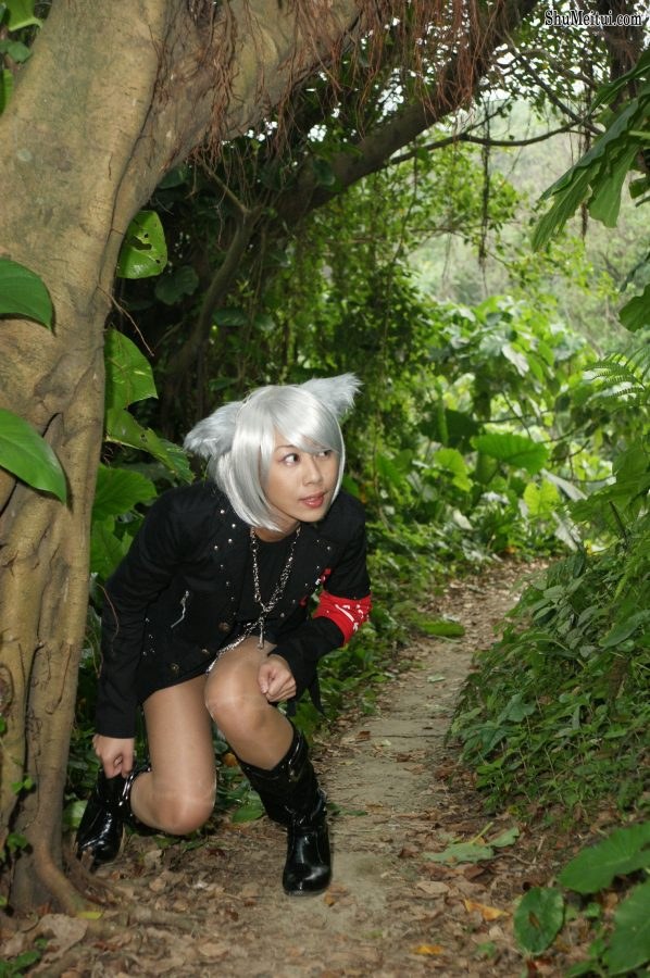 带假发的人妻穿靴子丝袜外出拍照[第28张/共31张]