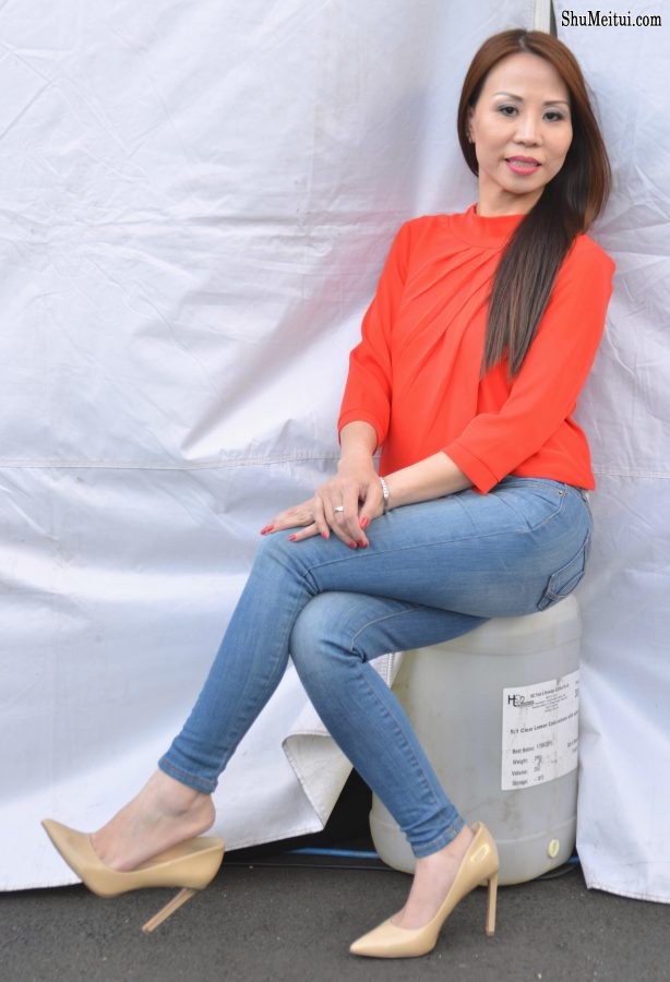 经典高跟姐妹之妹妹短裙+姐姐牛仔裤挑高跟鞋[第3张/共10张]